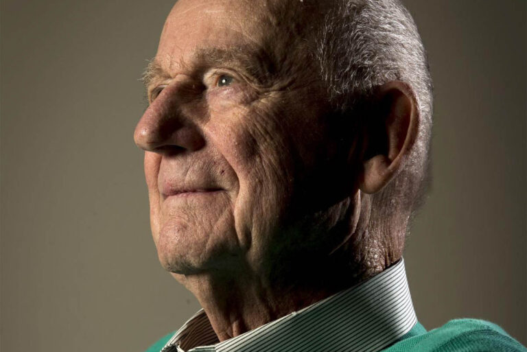 Ted Baker, Register-Guard publisher and philanthropist, dies at 97